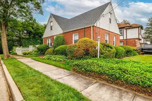 360 Foch Blvd, Mineola, NY 11501 - Photo 3