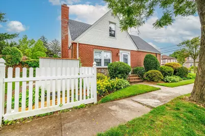 360 Foch Boulevard, Mineola, NY 11501 - Photo 21