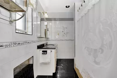 80-04 Cowles Court, Middle Village, NY 11379 - Photo 17