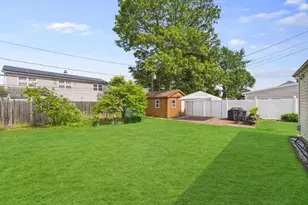 335 Loring Rd, Levittown, NY 11756 - Photo 29