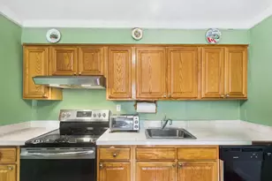 335 Loring Rd, Levittown, NY 11756 - Photo 7