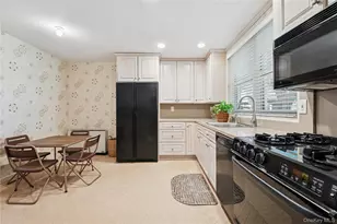 1390 Broadway, Hewlett, NY 11557 - Photo 11