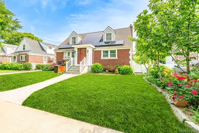 136 Wardwell Road, Mineola, NY 11501 - Photo 1