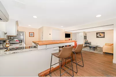 136 Wardwell Road, Mineola, NY 11501 - Photo 17