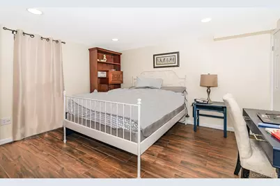 136 Wardwell Road, Mineola, NY 11501 - Photo 11