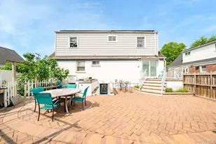 136 Wardwell Rd, Mineola, NY 11501 - Photo 7