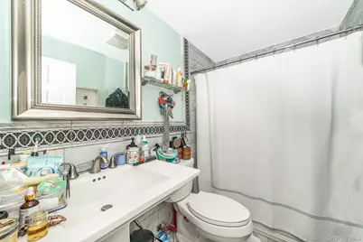 136 Wardwell Road, Mineola, NY 11501 - Photo 19