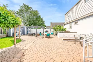 136 Wardwell Rd, Mineola, NY 11501 - Photo 5