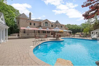 135 Millet Street N, Dix Hills, NY 11746 - Photo 35