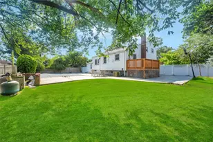 224 Oakland Ave, Deer Park, NY 11729 - Photo 13