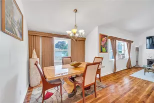 224 Oakland Ave, Deer Park, NY 11729 - Photo 5