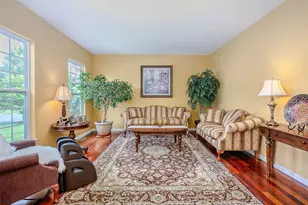 9 Avolet Ct, Mount Sinai, NY 11766 - Photo 11