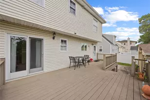 65 Netherwood Dr, Albertson, NY 11507 - Photo 23