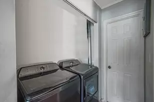 43 Artist Lake Dr, Middle Island, NY 11953 - Photo 15