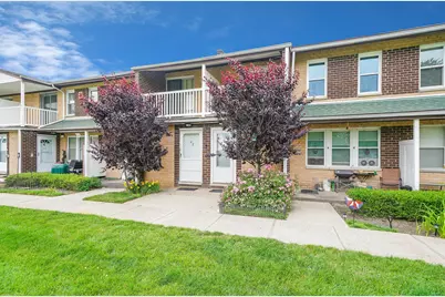 43 Artist Lake Drive, Middle Island, NY 11953 - Photo 3