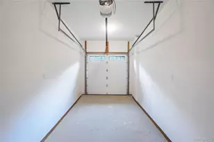 16 Violet Ave, Hicksville, NY 11801 - Photo 31