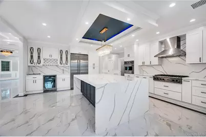 16 Violet Avenue, Hicksville, NY 11801 - Photo 11