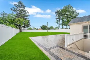 16 Violet Ave, Hicksville, NY 11801 - Photo 33