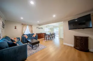 67-23 182nd St, Fresh Meadows, NY 11365 - Photo 3