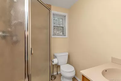 1277 Jerusalem Avenue, Merrick, NY 11566 - Photo 17