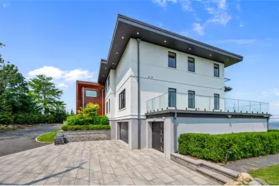 70 Candy Ln, Great Neck, NY 11023 - Photo 39