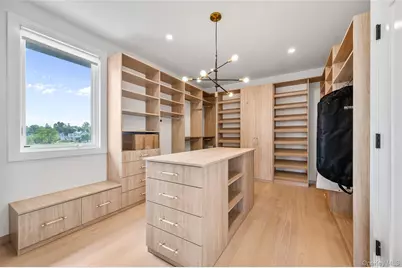 70 Candy Ln, Great Neck, NY 11023 - Photo 15