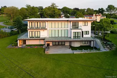 70 Candy Ln, Great Neck, NY 11023 - Photo 45