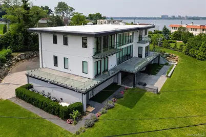 70 Candy Ln, Great Neck, NY 11023 - Photo 29