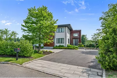 70 Candy Ln, Great Neck, NY 11023 - Photo 3