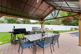 1 Bennett Ave, Huntington, NY 11746 - Photo 19