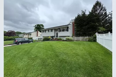 20 Bayberry Road, Ronkonkoma, NY 11779 - Photo 1