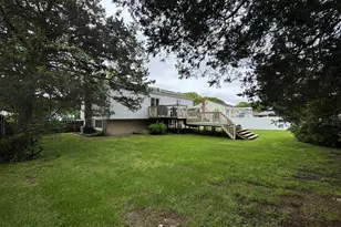 20 Bayberry Rd, Ronkonkoma, NY 11779 - Photo 13