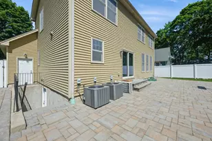 413 Robyn Pl, East Meadow, NY 11554 - Photo 37