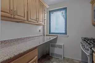 87-50 204th St, Hollis, NY 11423 - Photo 5