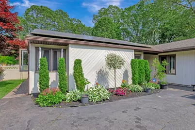 380 Wellwood Drive, Shirley, NY 11967 - Photo 5