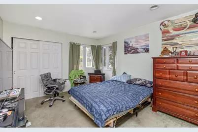 380 Wellwood Drive, Shirley, NY 11967 - Photo 19