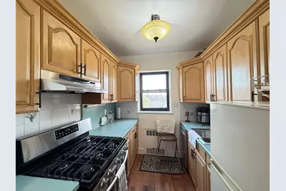 143-50 Hoover Avenue #302, Briarwood, NY 11435 - Photo 7