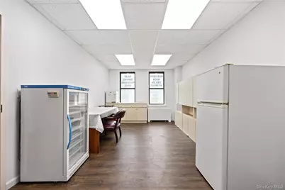 148-09 Northern Boulevard #1K, Flushing, NY 11354 - Photo 13