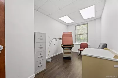 148-09 Northern Boulevard #1K, Flushing, NY 11354 - Photo 9