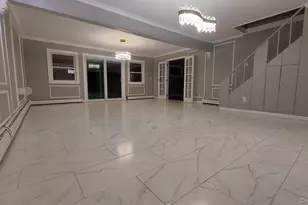 95 Lantern Rd, Hicksville, NY 11801 - Photo 15