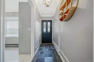 95 Lantern Rd, Hicksville, NY 11801 - Photo 3