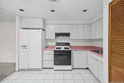 269 Brettonwoods Drive #269, Coram, NY 11727 - Photo 15