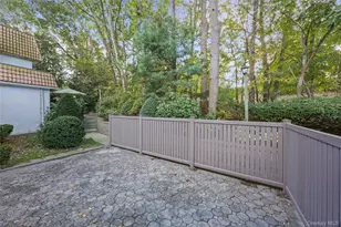 269 Brettonwoods Dr, Coram, NY 11727 - Photo 5
