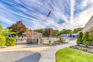 269 Brettonwoods Dr, Coram, NY 11727 - Photo 29