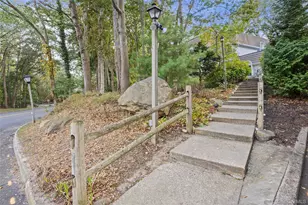 269 Brettonwoods Dr, Coram, NY 11727 - Photo 27