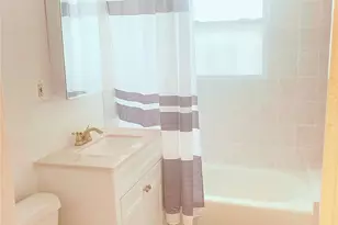 832 Calhoun Ave, Bronx, NY 10465 - Photo 9