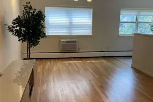 1 Wooleys Ln, Great Neck, NY 11023 - Photo 9