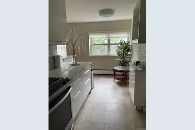 1 Wooleys Lane #2B, Great Neck, NY 11023 - Photo 13