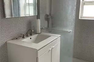 1 Wooleys Ln, Great Neck, NY 11023 - Photo 19