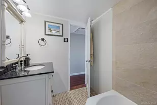 87 E Shore Dr, Babylon, NY 11702 - Photo 27